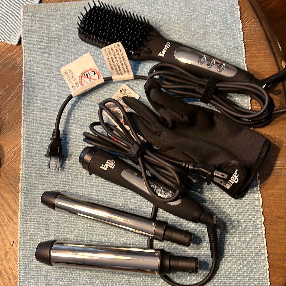 Lange Onyx straightening brush and Interchangeable Titanium Barrel Curling Wand